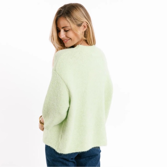 Relaxed 3/4 Sleeve Sweater fuzzy and soft in Green oversized small boutique O2 - Picture 3 of 6